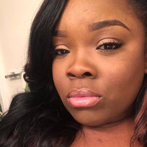 Meet your Posher, Kiana